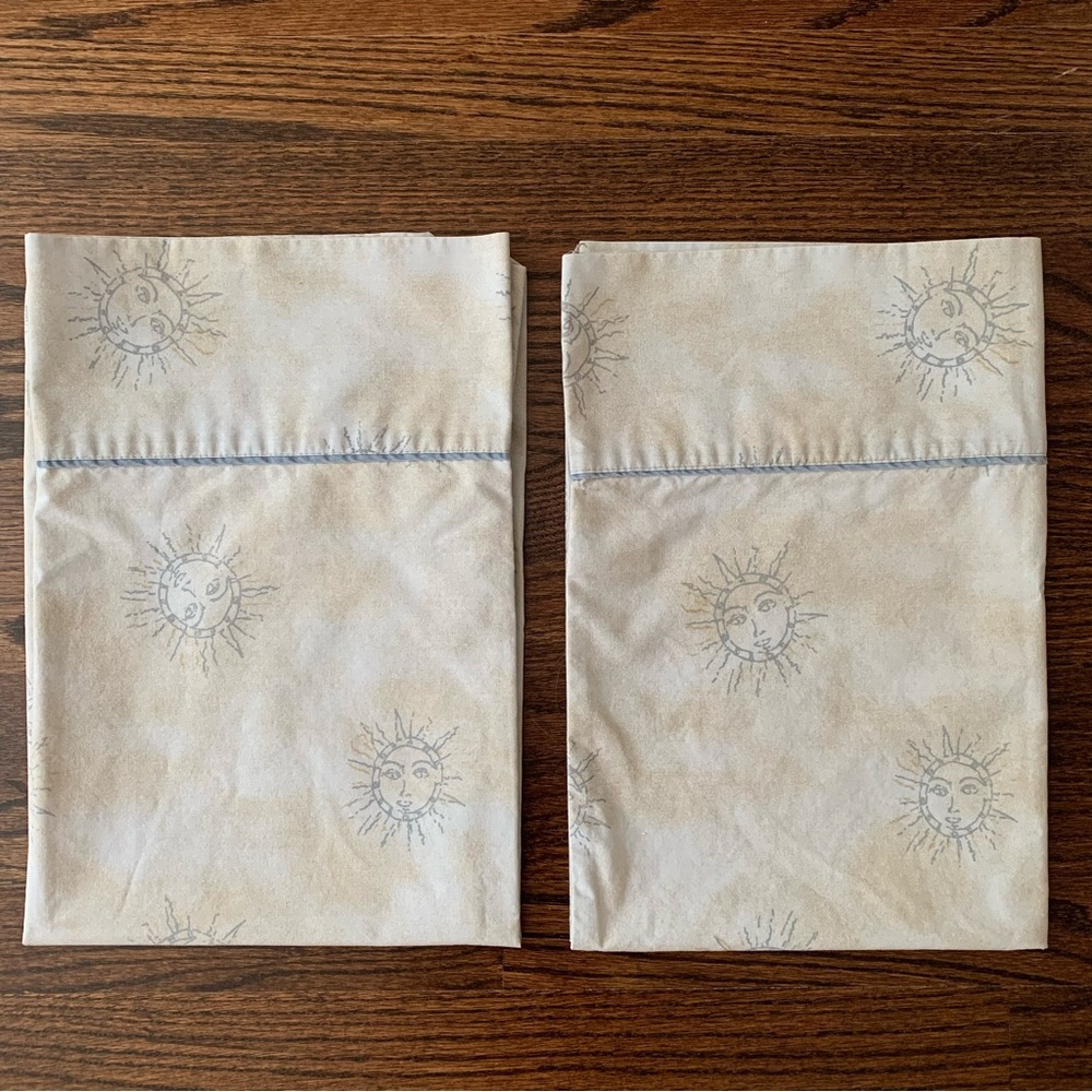 🌞 Vintage 90s Celestial Pillow Cases (Standard Size)